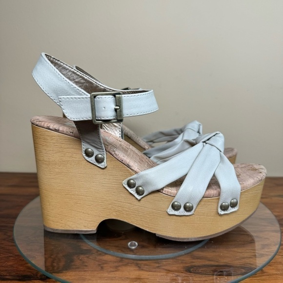 Korks Dawson Sandal in Off White - Picture 6 of 14